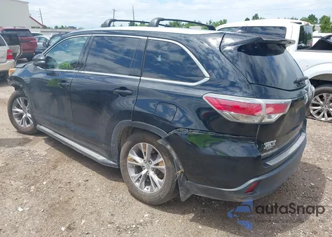 2015 Toyota Highlander Xle V6 z USA, uszkodzony, nr VIN 5TDKKRFH2FS050649